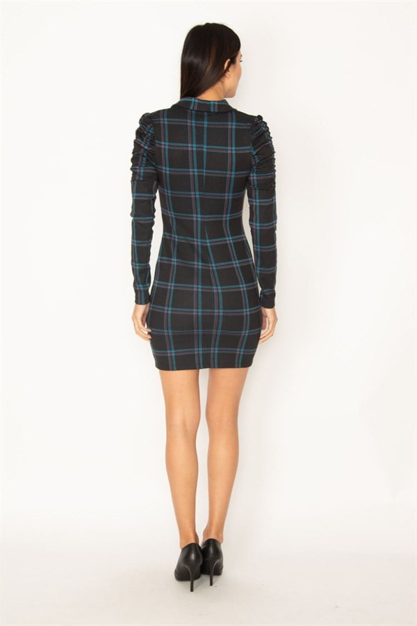 ROBE CROISÉE À MOTIF CARREAUX AVEC BOUTONS MÉTALLIQUES