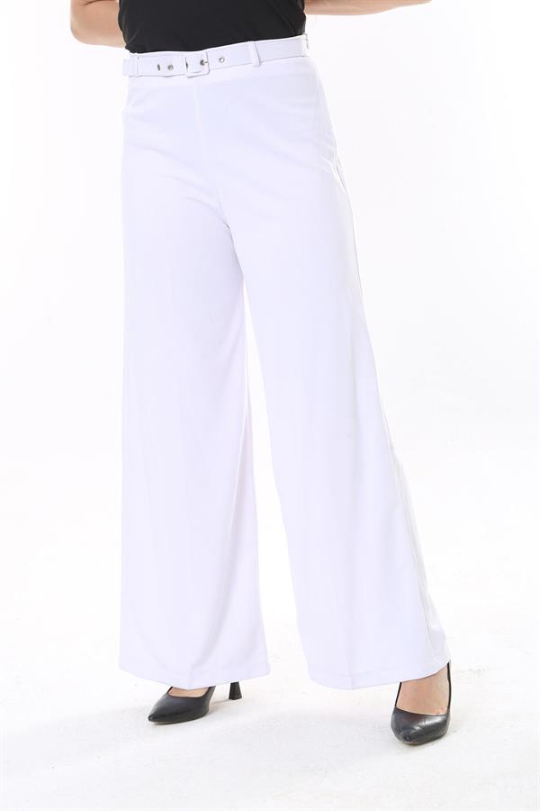 Kadın Büyük Beden Beyaz Kemer Aksesuarlı Geniş Paçalı Cepsiz Pantolon 65N37818