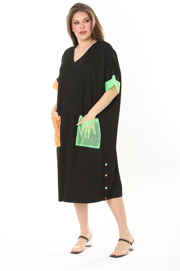 Kadın Büyük Beden Siyah File Ve Süs Düğme Detaylı Rahat Kesim Elbise 65N37859