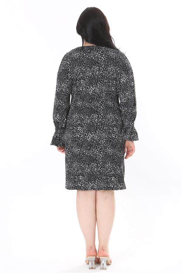 Kadın Siyah Yaka Detaylı Kol Ağzı Lastikli Uzun Kollu Elbise 65N37943