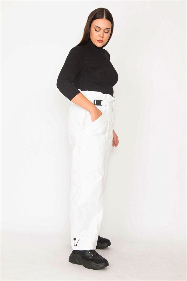 Kadın Beyaz Kese Kağıdı Bel Ve Kup Detaylı Cepli Kot Pantolon 65N33991