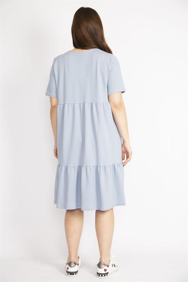 Kadın Bebe Mavisi Büyük Beden Ön Pat Düğmeli V Yakalı Katlı Elbise