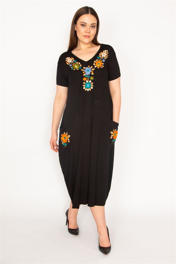 KADIN SİYAH NAKIŞ DETAYLI CEPLİ VİSKON ELBİSE