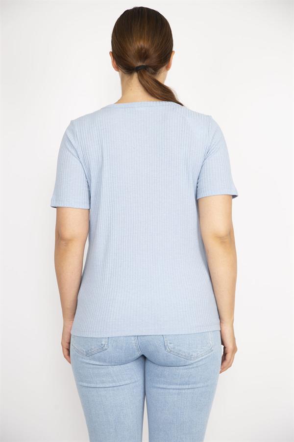 Kadın Mavi Büyük Beden V Yaka Ön Süs Düğmeli Kaşkorse Kumaş Kısa Kollu Bluz