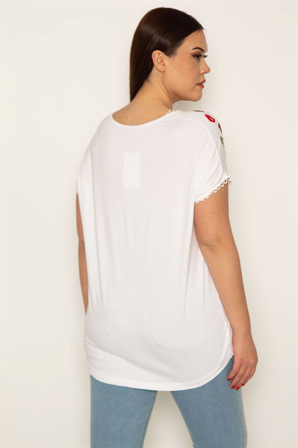 KADIN KEMİK YAKA VE KOL AĞZI KOPENAKİ DANTELLİ OMUZLARI NAKIŞLI BLUZ