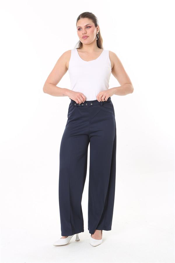 Kadın Büyük Beden Beyaz Kemer Aksesuarlı Geniş Paçalı Cepsiz Pantolon 65N37818