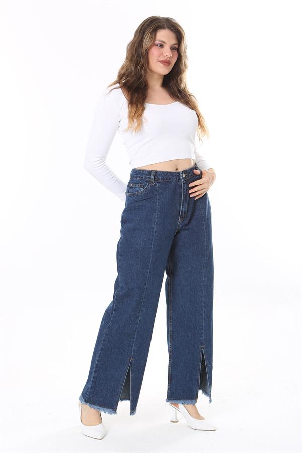 Kadın Büyük Beden Lacivert Yıkama Efektli Kup Ve Yırtmaç Detaylı Kot Pantolon 65N38077