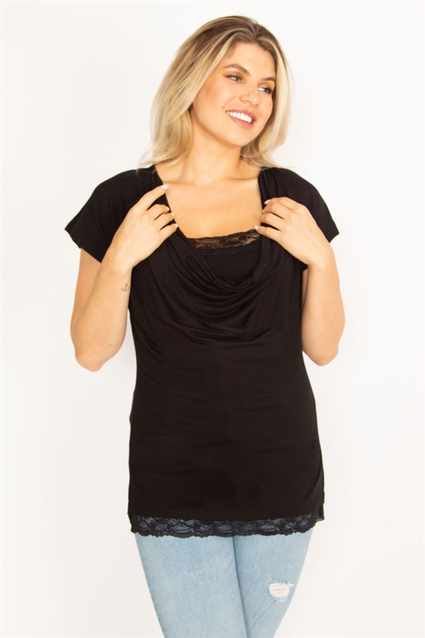 Kadın Pembe Yaka Ve Etek Ucu Dantel Detaylı Düşük Yakalı Bluz 65N34531