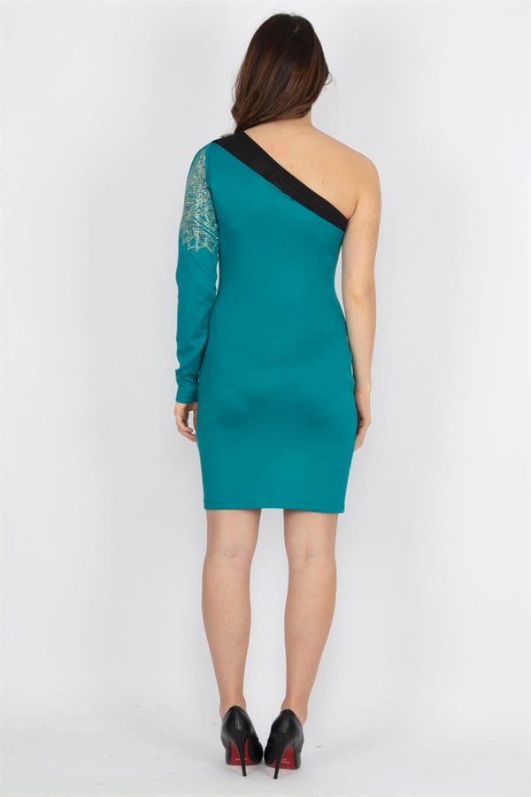 ROBE DE SOIRÉE FEMME EN TULLE VERT ET DÉTAILS PIERRES