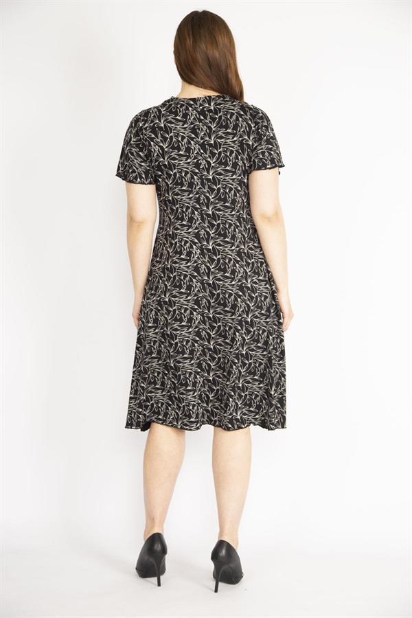 Kadın Siyah Büyük Beden Yaka Ve Beli Geniş Kopenaki Dantelli Evaze Elbise