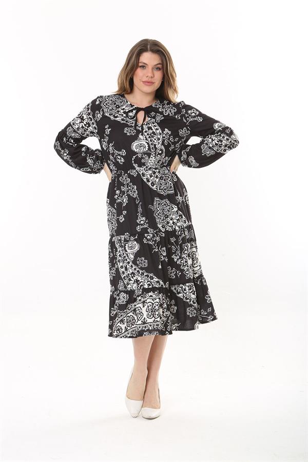 Kadın Büyük Beden Siyah Yaka Bağcık Ve Kol Ağzı Lastik Detaylı Katlı Uzun Elbise 65N37561