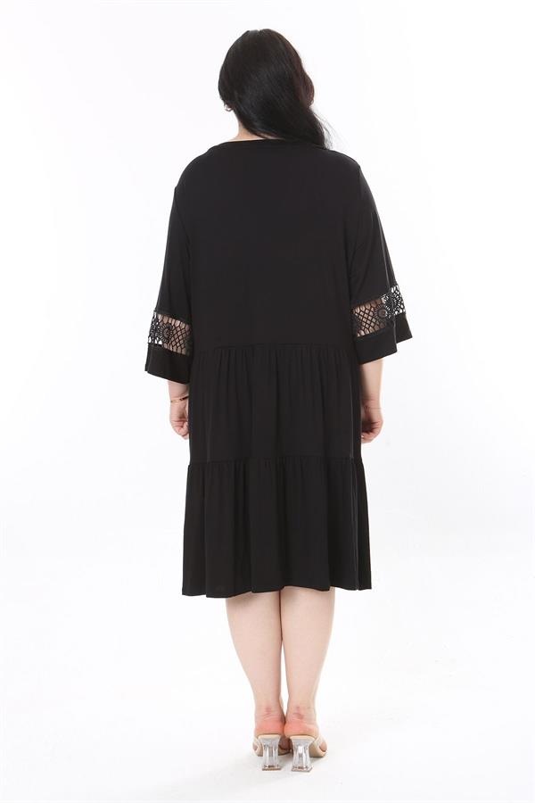 Kadın Büyük Beden Siyah Yaka Ve Kolu Dantel Detaylı Katlı Elbise 65N37929