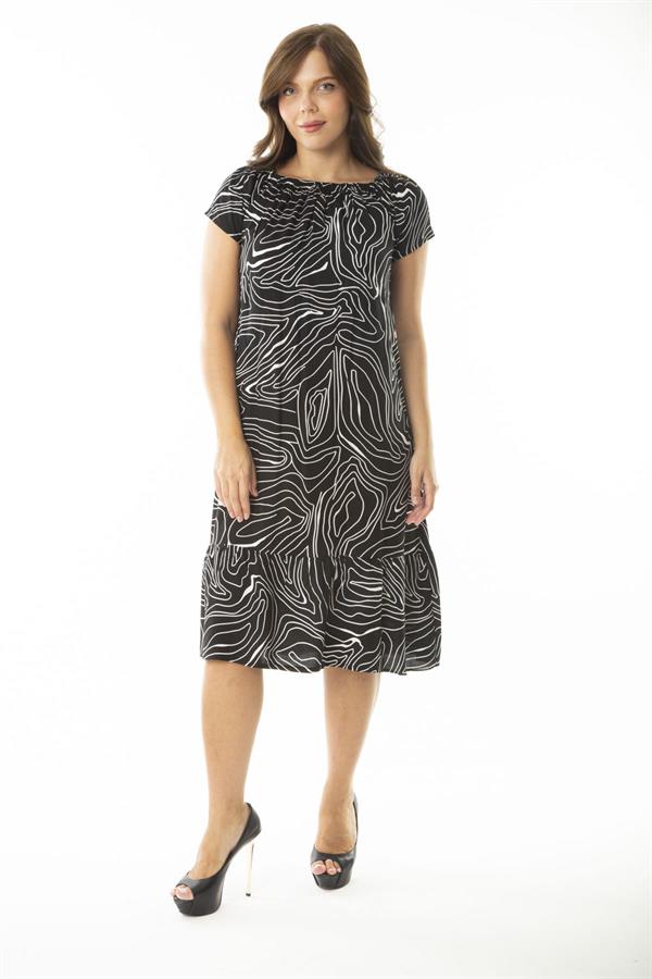 Kadın Büyük Beden Siyah Dokuma Viskon Kumaş Yakası Lastikli Etek Ucu Katlı Elbise 65N36909