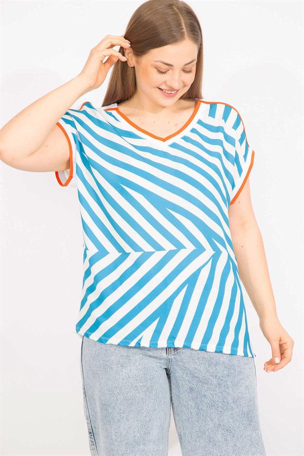 Kadın Turkuaz Büyük Beden Ön Çizgili V Yakalı Bluz 65N35709