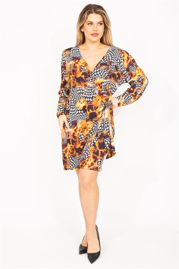 KADIN RENKLİ BELİ TOKA AKSESUARLI KAPALI ANVELOP ELBİSE