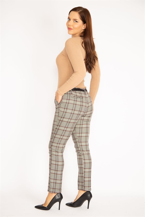 Kadın Bordo Ekose Desenli Gizli Kemer Ön Fermuarlı Yan Cepli Suni Deri Kuşak Detaylı Klasik Pantolon