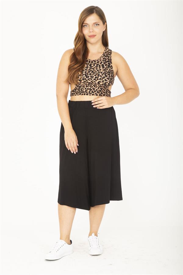 Kadın Büyük Beden Siyah Geniş Paçalı Beli Lastikli Yan Cepli Viskon Kapri 65N36810