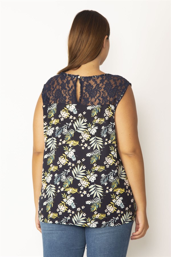 Kadın Lacivert Omuz Ve Arka Robası Dantel Detaylı Viskon Bluz 65N28151