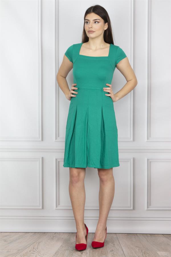 ROBE À COL CARRÉ ET PLISSÉE