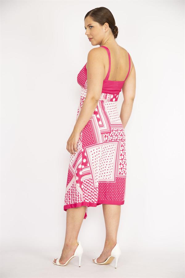 Robe longue rose grande taille à bretelles et col cache-cœur