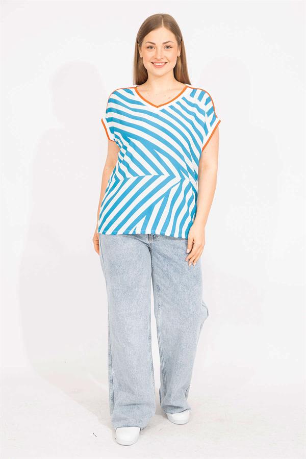 Kadın Turkuaz Büyük Beden Ön Çizgili V Yakalı Bluz 65N35709