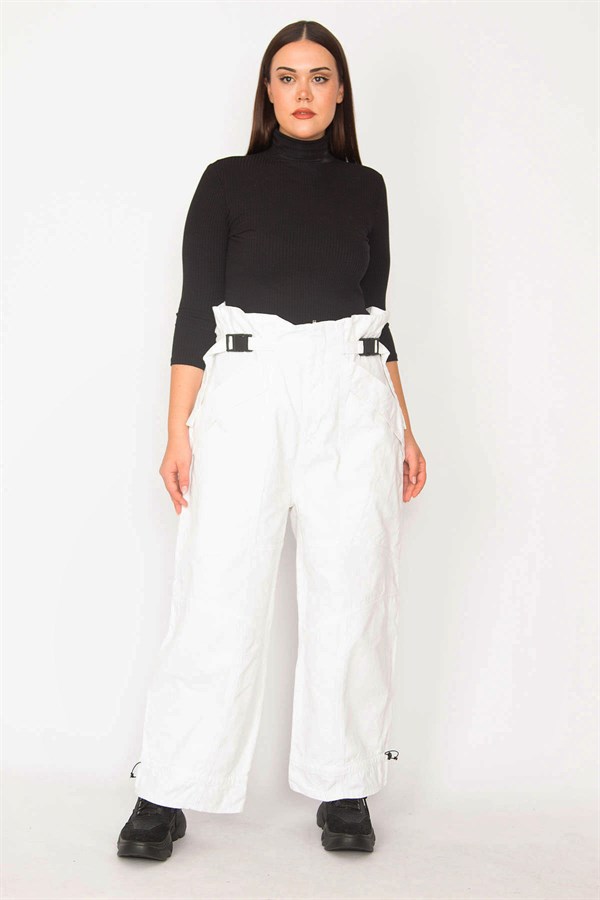 Kadın Beyaz Kese Kağıdı Bel Ve Kup Detaylı Cepli Kot Pantolon 65N33991