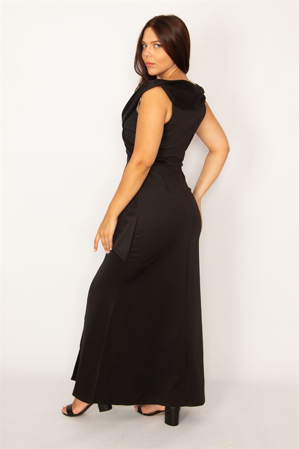 Kadın Siyah Anvelop Yaka Bel Kısmı Volanlı Ön Yırtmaçlı Uzun Abiye Elbise 65N34155