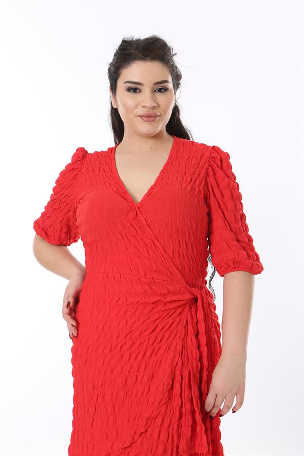 Kadın Büyük Beden Kırmızı Gofre Kumaş Kuşaklı Anvelop Elbise 65N38780