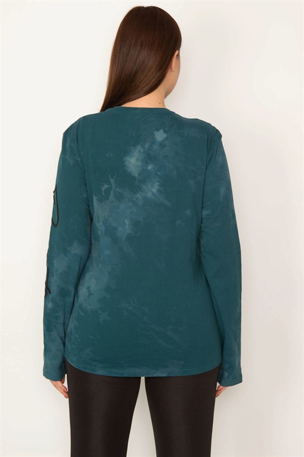 KADIN PETROL PAMUKLU KUMAŞ BATİK DESENLİ UZUN KOLLU BLUZ