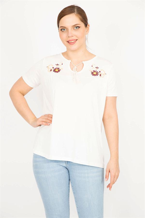 Kadın Kemik Büyük Beden Nakış Ve Bağcık Detaylı Bluz