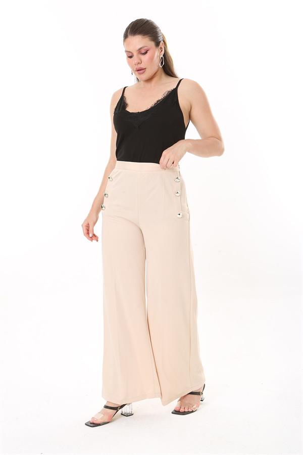 Kadın Büyük Beden Beyaz Süs Metal Düğmeli Cepsiz Pantolon 65N37817