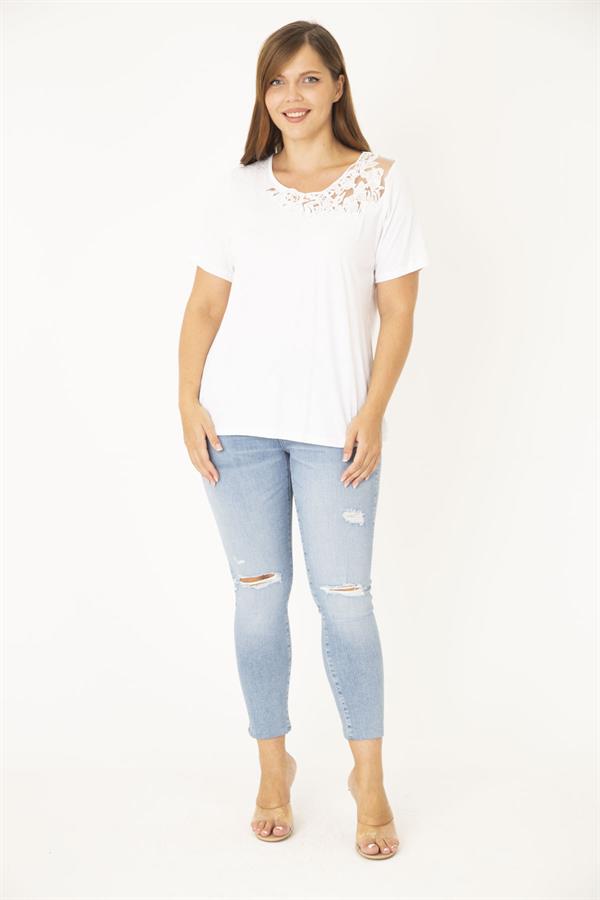 Kadın Büyük Beden Beyaz Pamuk Kumaş Dantel Detaylı Bluz 65N36937