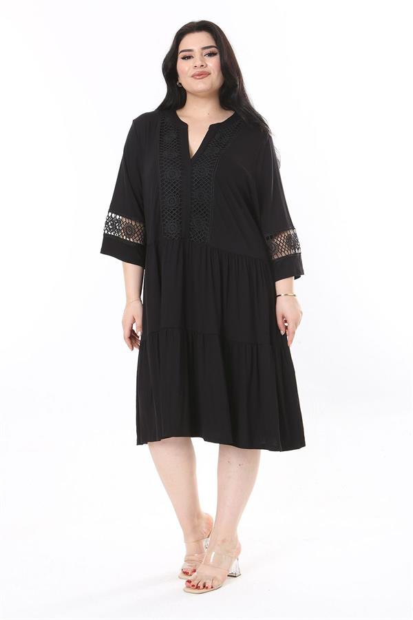 Kadın Büyük Beden Siyah Yaka Ve Kolu Dantel Detaylı Katlı Elbise 65N37929