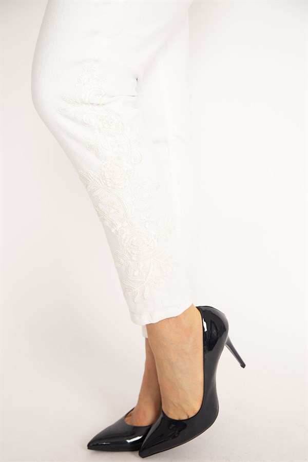 Kadın Kemik Paçası Dantel Ve İnci Detaylı Yan Bel Lastikli Likralı Kot Pantolon 65N34959