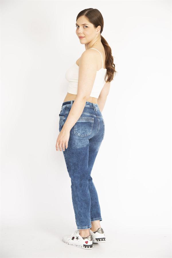 Kadın Lacivert Büyük Beden Nakış Detaylı Yıkama Efektli Likralı Kot Panyolon