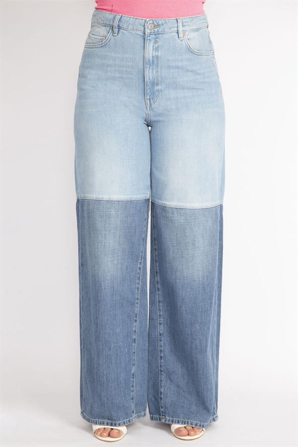 Kadın Mavi Büyük Beden Renk Detaylı Geniş Paça Kot Pantolon