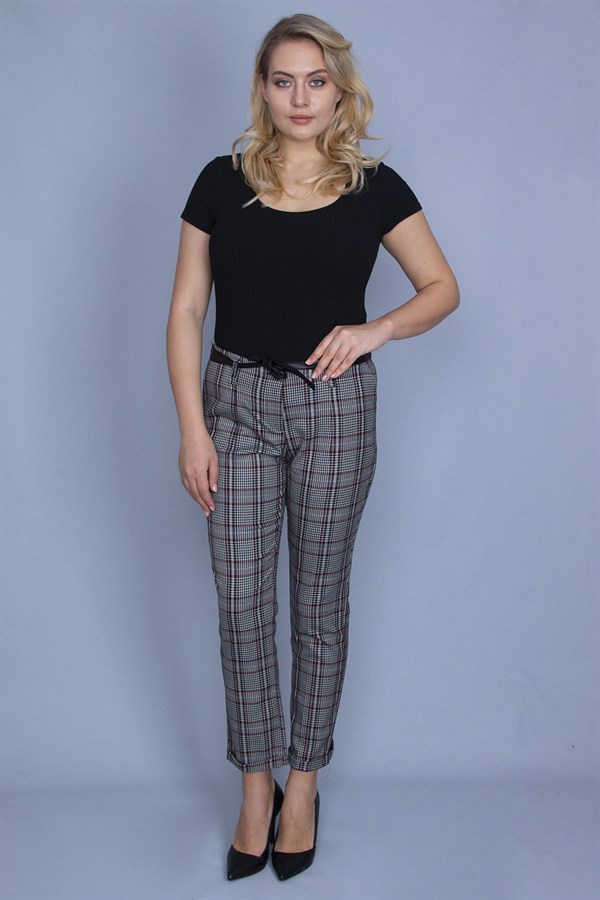 KADIN RENKLİ EKOSE DESEN YAN CEPLİ ARKA FLOTA SÜS CEPLİ SUNİ DERİ KUŞAK DETAYLI PANTOLON