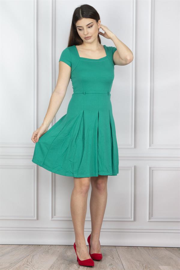 ROBE À COL CARRÉ ET PLISSÉE