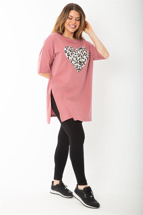 Kadın Büyük Beden Gül Kurusu Ön Baskılı Yan Yırtmaçlı Kısa Kollu Bluz 65N37758