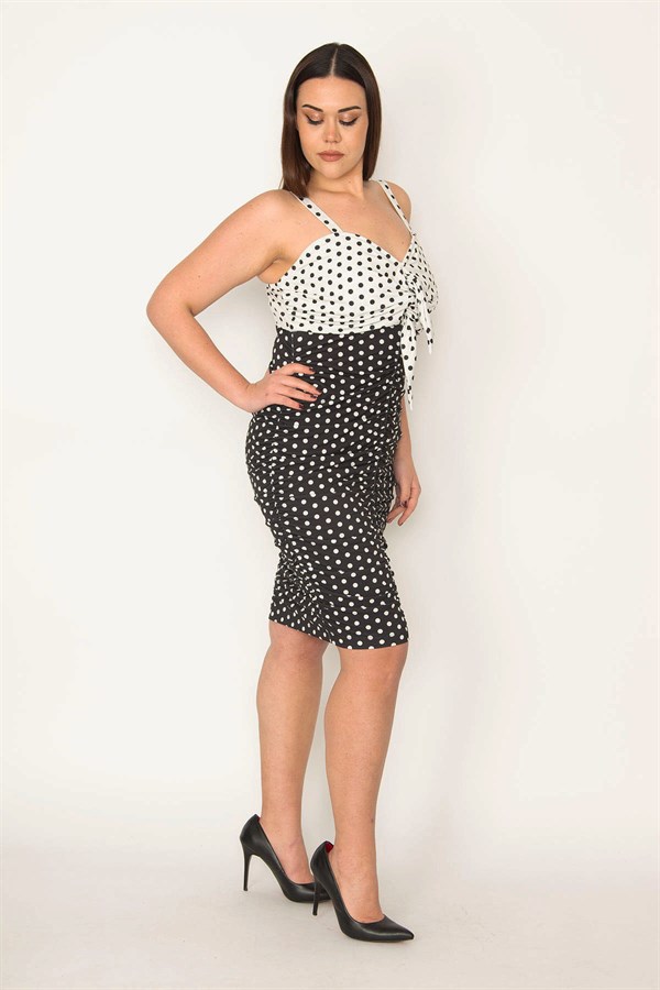 KADIN SİYAH BÜZGÜ DETAYLI PUAN DESEN ASKILI ELBİSE