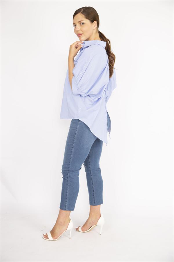 Kadın Büyük Beden Mavi Arkası Yırtmaç Ve Bağcık Detaylı Ön Düğmeli Gömlek 65N36794