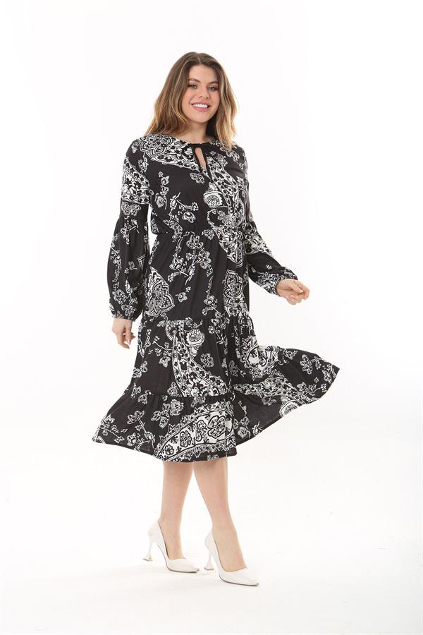 Kadın Büyük Beden Siyah Yaka Bağcık Ve Kol Ağzı Lastik Detaylı Katlı Uzun Elbise 65N37561