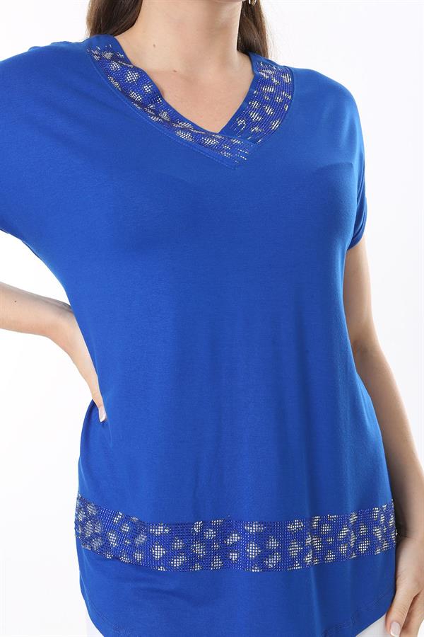 Kadın Büyük Beden Saks Taş Detaylı V Yakalı Kısa Kollu Bluz 65N37673