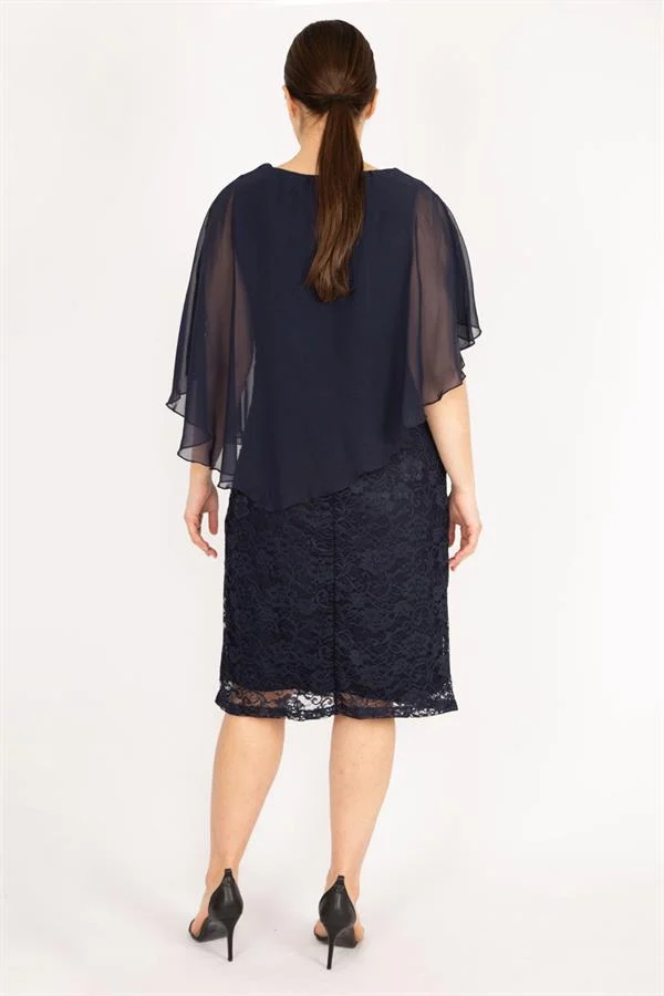 Kadın Lacivert Büyük Beden Şifon Pelerinli Astarlı Dantel Elbise