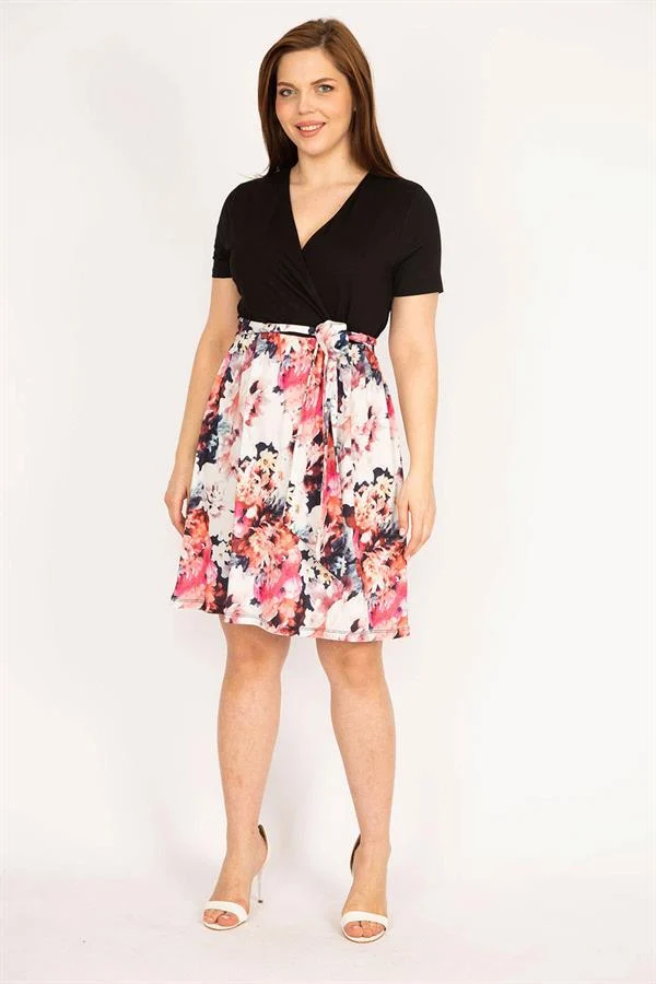 KADIN SİYAH ANVELOP YAKALI BELİ KUŞAKLI ELBİSE