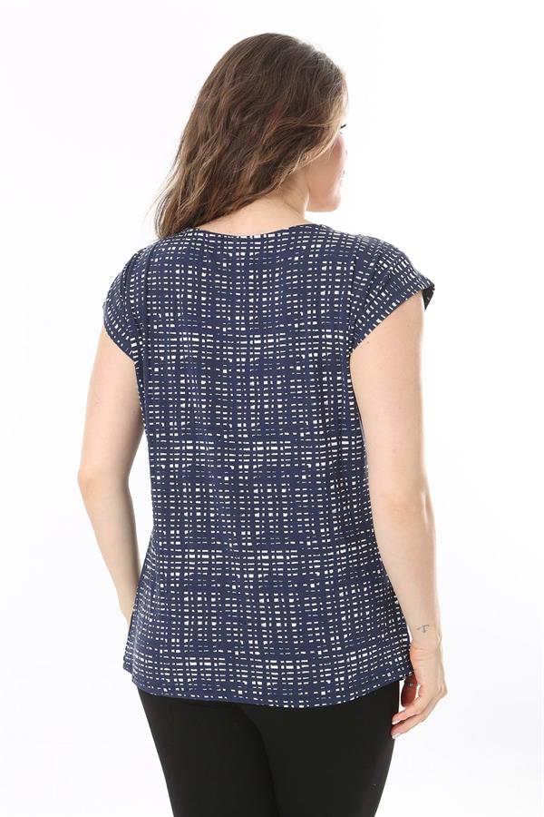 Kadın Büyük Beden Lacivert Bisiklet Yakalı Göğüs Pileli Bluz 65N38003