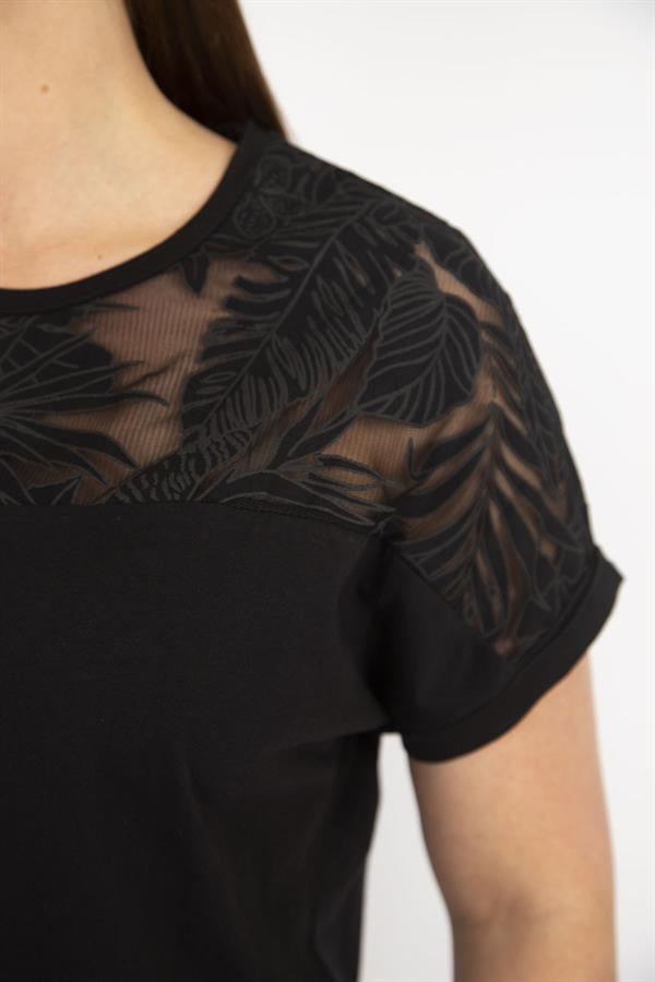 Kadın Beyaz Büyük Beden Pamuk Kumaş Robası Tül Aplike Uzun Bluz