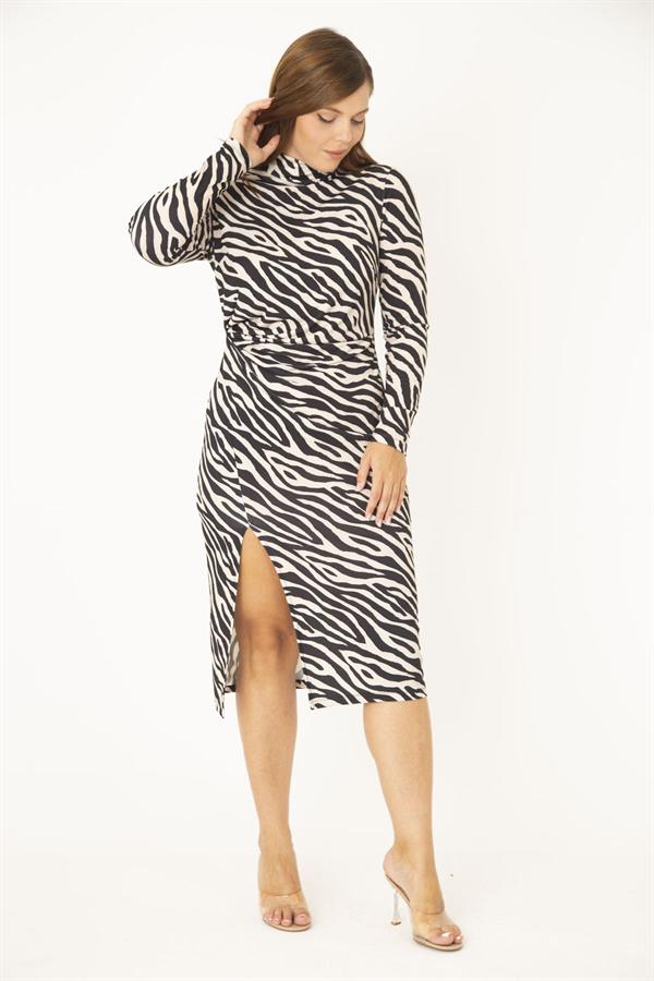 Kadın Büyük Beden Siyah Dik Yakalı Bel Büzgü Ve Yırtmaç Detaylı Elbise 65N36855