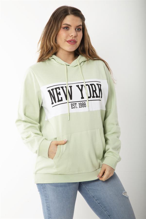 Kadın Büyük Beden Yeşil İçi Şardonlu Baskı Ve Kapşon Detaylı Kanguru Cepli Sweatshirt 65N37209