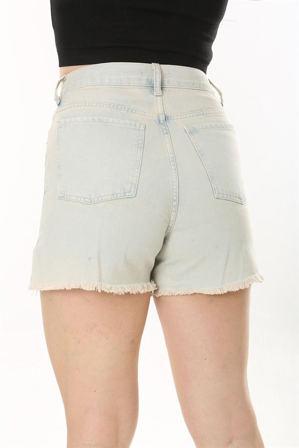 Kadın Büyük Beden Taş Yıkama Efektli Yan Yırtmaçlı Kot Şort 65N37917